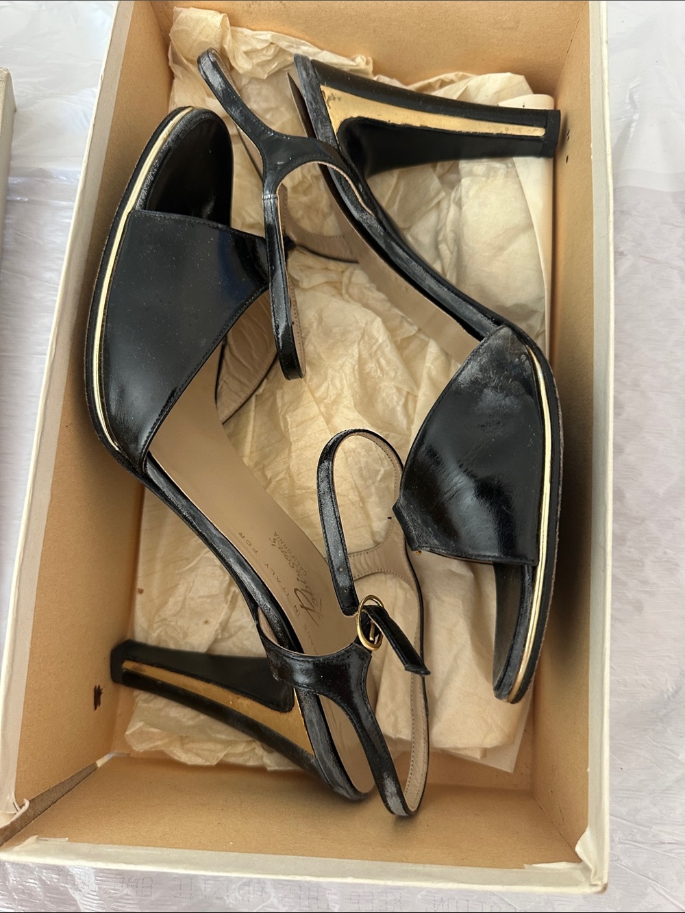 Vintage Bruno Magli 9N Black Sandals with Gold Trim (For Robinson’s)